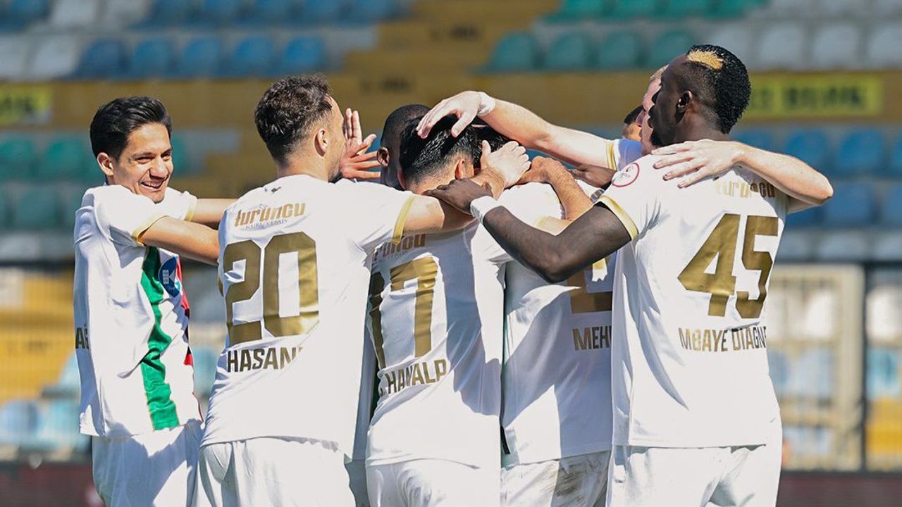 Amedspor İstanbul'dan 3 puanla ayrılıp zirve takibini sürdürdü - Van Haber - Van Haberleri | Son Dakika Van Haberleri