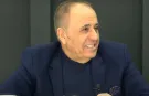Kandaşoğlu'ndan Van uçuşlarına tepki: "İki kişilik yolculuk 20 bin TL'ye mal oldu"