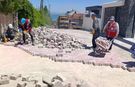 Edremit Belediyesi Yenimahalle'de yol bakım çalışmalarını sürdürüyor