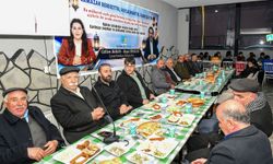 Çatak Belediyesi’nden teravih sonrası tatlı ikramı
