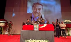 Vanlı Başkan Ahmet Özer'den Kadir İnanır'a veda: "Sen görmedin ama barış mutlaka gelecek"