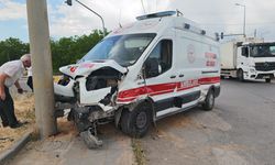 Bitlis'te ambulans ile SUV çarpıştı: 10 kişi yaralandı