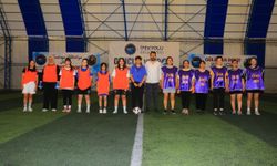 Topuklu Kramponlar ve Heza Jinan Gülistan Doku Kadın Futbol Turnuvası'nda yarı finalde