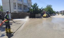İpekyolu Belediyesi’nden Yenimahalle'de vakumlu süpürgeyle temizlik