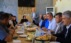 İpekyolu’nda ‘Ortak Akıl’ buluşması: Eşbaşkanlar muhtarlarla bir araya geldi