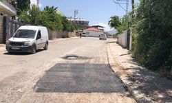 İpekyolu’nda asfalt onarım çalışmaları devam ediyor