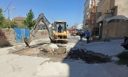 Fen işleri ekipleri sahada: İpekyolu’nda yol açma çalışması