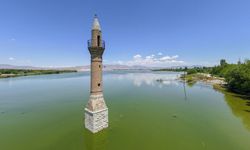 Karakaya Barajı çevresindeki yerleşim yerleri sular altında kaldı