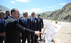 Bakan Uraloğlu heyelan bölgesinde incelemelerde bulundu