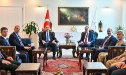 Bakan Yardımcısı Cangir ve Vali Taşyapan’dan Van Valiliği’ne ziyaret