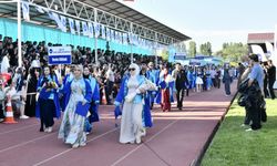 Van YYÜ’de 6 bin öğrencinin mezuniyet coşkusu