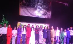 Van Büyükşehir Belediyesi'nin minik tiyatrocuları sahne aldı