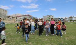 Van’da çocuklar şenlikte doyasıya eğlendi