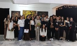 Van'da GrayArt Resim Akademisi sanatçıları eserlerini görücüye çıkardı