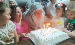 100. yaşını 5 kuşakla beraber kutladı