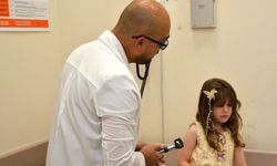 Tatvan’da pil yutan 3 yaşındaki çocuk sağlığına kavuştu