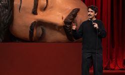 Komedyen Deniz Göktaş havalimanında gözaltına alındı