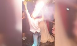Düğünde korku dolu anlar! Ağzında tuttuğu meşale patladı