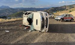 Elazığ'da pikap devrildi: 3 kişi yaralandı