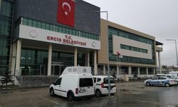 Erciş Belediyesi'nden Delibaş Petrol Sokak'ta asfalt hazırlığı