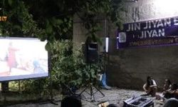 Edremit Belediyesi'nden kadınlara açık hava film gösterimi