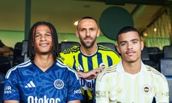 Fenerbahçe'de 3 yıldız futbolcu imzayı attı