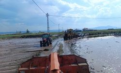Özalp'ta sel nedeniyle kapanan yollar yeniden ulaşıma açıldı