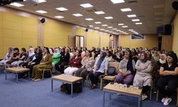 DEM Parti Kadın Meclisi’nden Van’da konferans