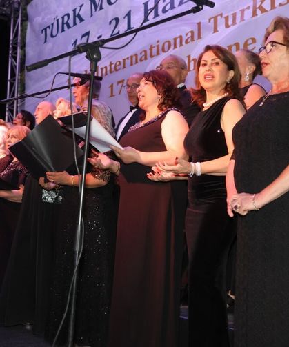 10. Uluslararası Türk Müziği Korolar Festivali Van'da büyük ilgi gördü
