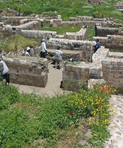 Tarihin kapısı Ani’de kazılar sürüyor
