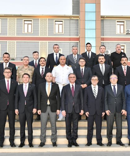 Van Valisi Ozan Balcı'dan tayini çıkan mülki idare amirlerine veda