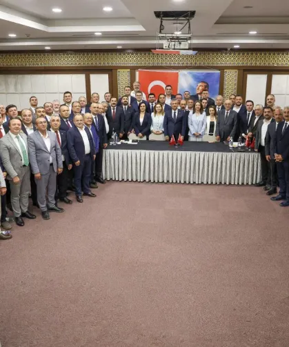 Özgür Özel’den “Yeni Parti” açıklaması: Çok yakında Meclis’te göreceksiniz