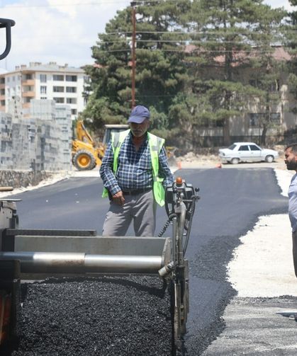 Erciş’te yol çalışmaları sürüyor