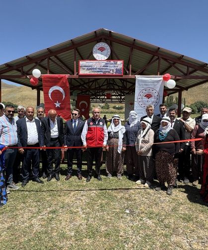 Hakkarili berivanlar için ‘gölgelik süt sağım’ alanı