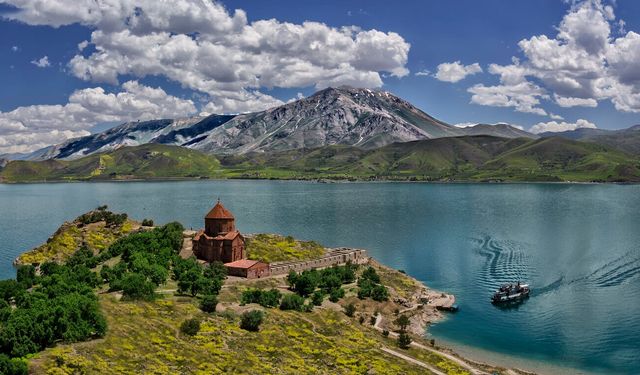 Van Akdamar Adası’nın turizm krizi büyüyor!