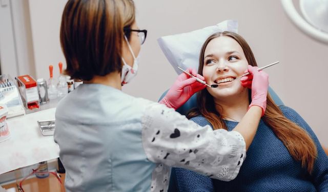 Diş implantı yaptıracaklar dikkat! Bu risk göz ardı edilmemeli