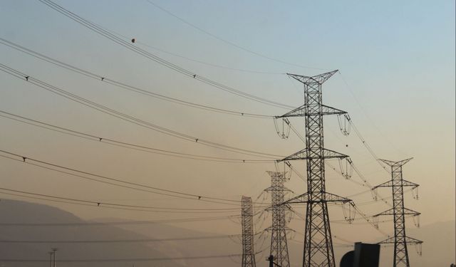 Dicle Elektrik, borcunu ödemeyen çiftçilerin elektriğinin kesileceğini bildirdi
