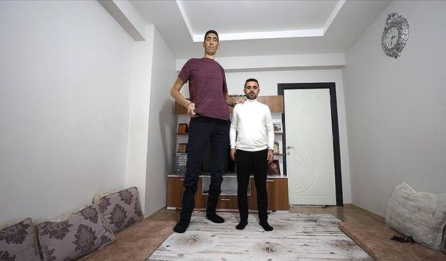 Dünyanın en uzun adamı Sultan’ın hikayesi İngiltere’de