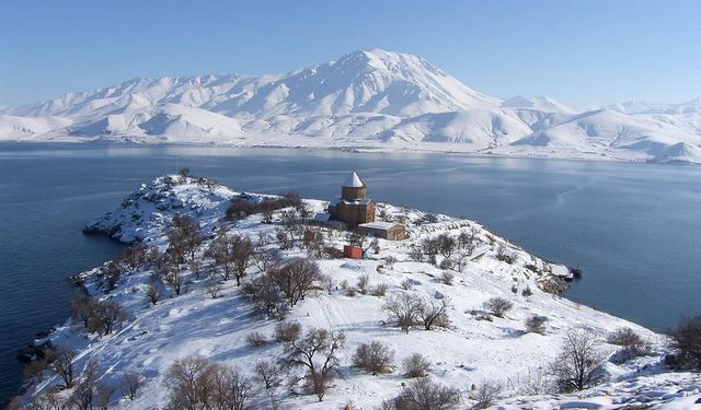 Van’da doğa tutkunları için yeni etkinlik: Karla kaplı zirve sizi bekliyor