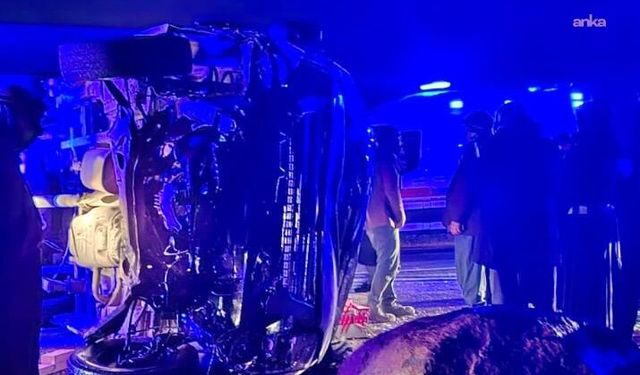 Diyarbakır’da işçileri taşıyan minibüs devrildi: 16 yaralı