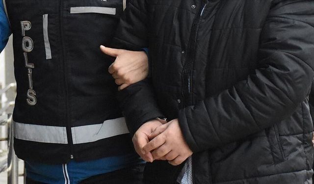 Hakkari'de otomobilde 28 kilo 200 gram uyuşturucu ele geçirildi: Kamu görevlisi tutuklandı