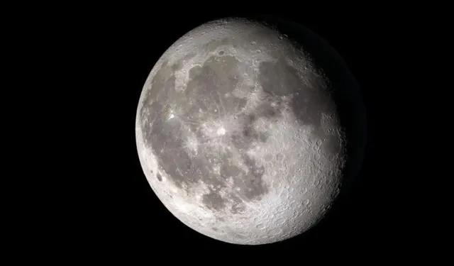 NASA 50 yıl sonraki ilk insanlı ay yolculuğu için tarih verdi
