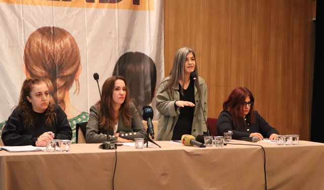 Kadınlar 8 Mart gündemiyle Van’da bir araya geldi