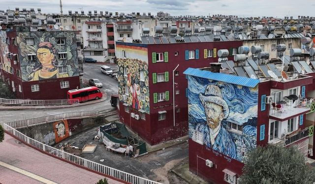 Mersin’in rengarenk binaları sosyal medyada büyük ilgi görüyor