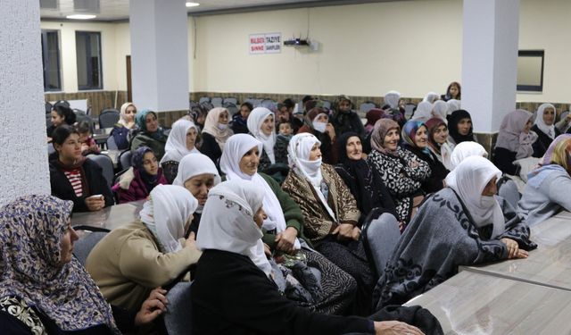 8 Mart çalışmaları Özalp’ta üçüncü durağına ulaştı