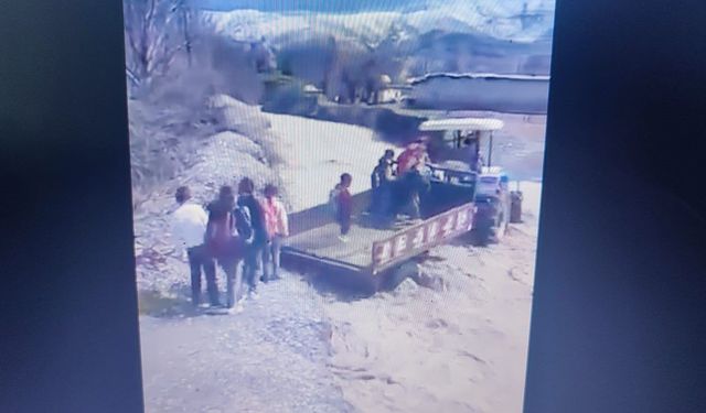 Şırnak’ta öğrenciler dere yatağından okula gidiyor