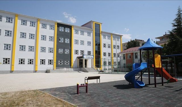Van’da okullardan velilere uyarı: “Asılsız mesajlara itibar etmeyin”