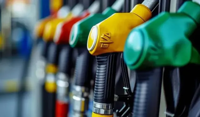 Akaryakıtta son durum: Benzinin litre fiyatı 63 TL'ye yükseldi