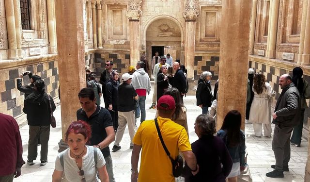 İshak Paşa Sarayı bayramda ziyaretçi akınına uğradı