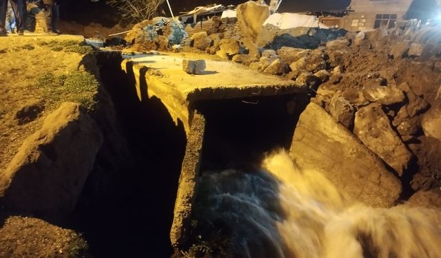 Erciş Belediyesi’nden Ağırkaya Mahallesi’nde köprü onarımı